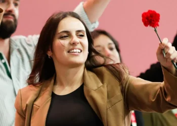 “Governo quer acabar com boas práticas” de apoio aos jovens, acusa PS