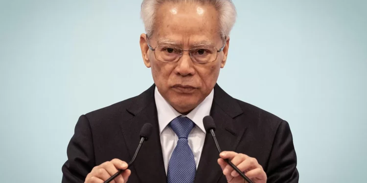 Líder do Governo de Macau adia sem data visita a Portugal