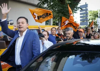 “Manhas de Montenegro”: oposição critica anúncio de aumento do complemento para idosos antes das autárquicas