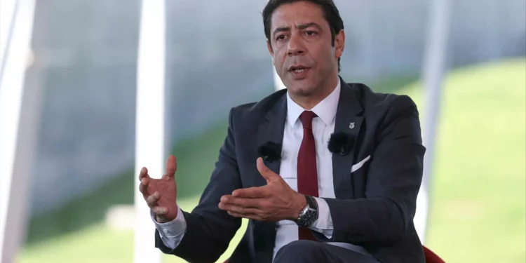Rui Costa pode ser constituído arguido devido a dinheiros russos