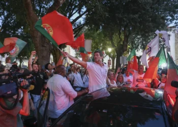 “Sou melhor político do que seria padre”, diz Ventura em Mem-Martins