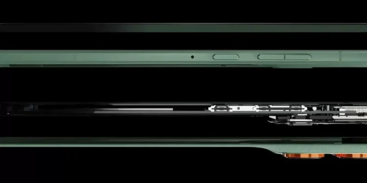 Motorola X70 Air: celular ultrafino com bateria gigante chega à China