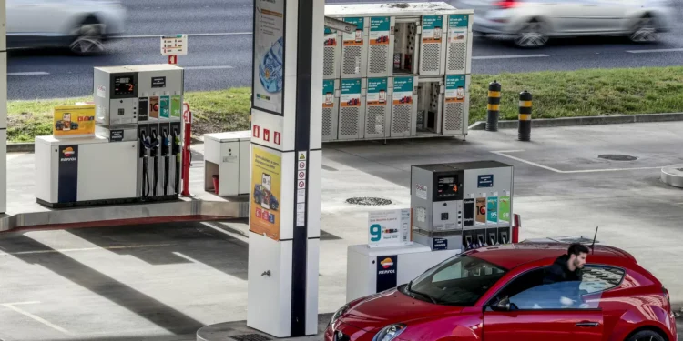 Combustíveis: gasóleo sobe e gasolina desce esta semana
