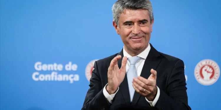 “Sem desculpas”: PS anuncia “abstenção exigente” no Orçamento do Estado