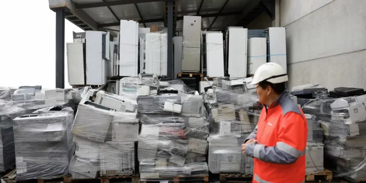 Resíduos eletrónicos são mina de materiais críticos só aproveitados a metade