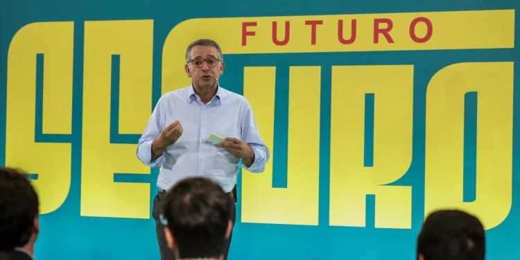 Seguro toma “boa nota” de eventual apoio do PS, mas quer ser Presidente “acima dos partidos”