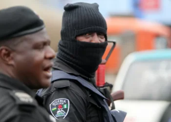 Mais de 200 crianças raptadas em ataque a escola católica na Nigéria