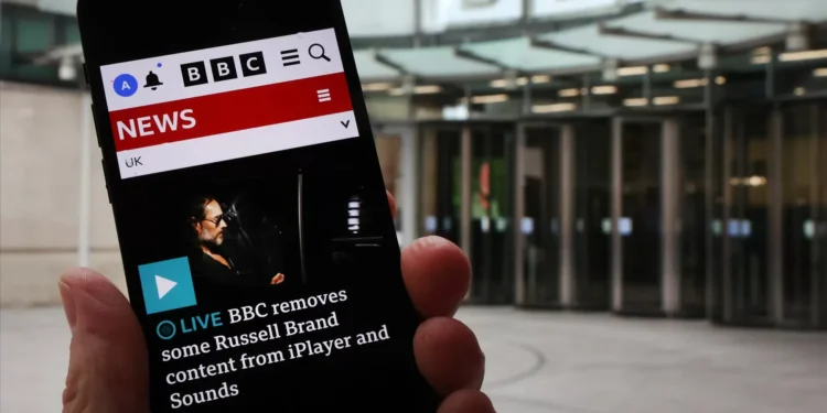 Direção da BBC demite-se após polémica edição de discurso de Trump