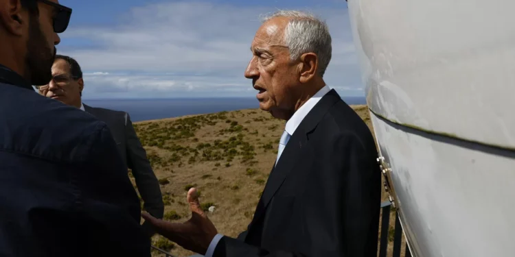 Marcelo pondera votar antecipadamente para as presidenciais na ilha do Corvo