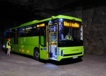 Dinamarca descobre falha de segurança em autocarros elétricos chineses