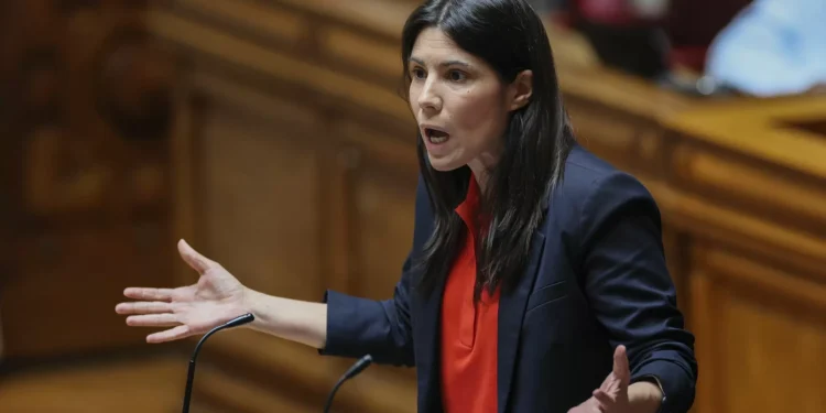 Fabian Figueiredo e Andreia Galvão vão substituir rotativamente Mariana Mortágua no Parlamento