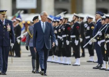 Marcelo: 25 de Abril é “data primeira”, mas sem Novembro não haveria Constituição