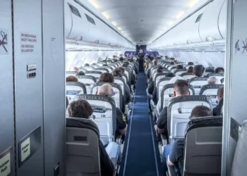 Tripulantes da aviação aprovam adesão à greve geral de 11 de dezembro