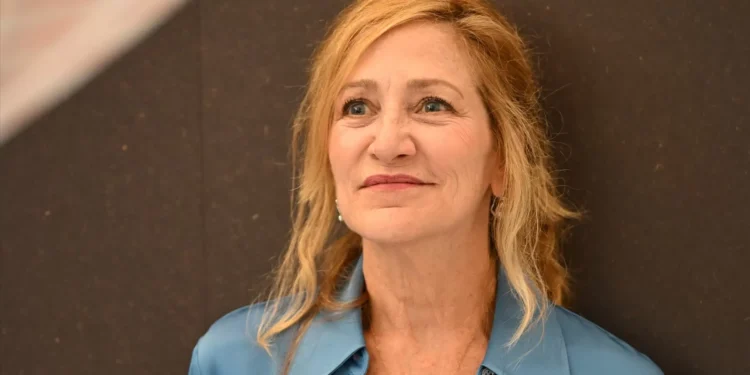 Edie Falco ainda não perdeu a esperança de voltar a Nurse Jackie. “Este ramo pode enlouquecer-te”