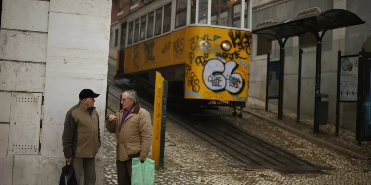 PS quer tributar em apenas 50% rendimentos de pensionistas emigrantes regressados