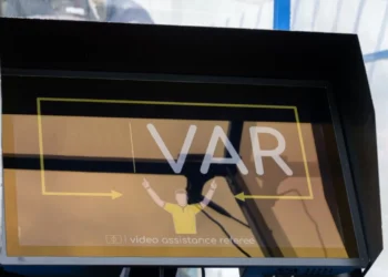 VAR semiautomático: CBF apresenta tecnologia para árbitros