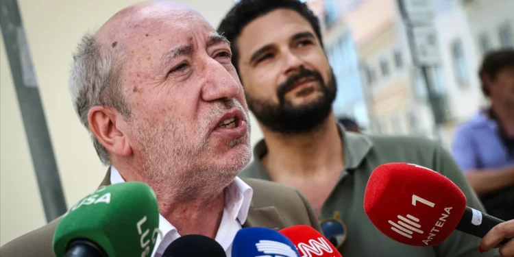 António Filipe considera que os pactos “não resolvem nada”