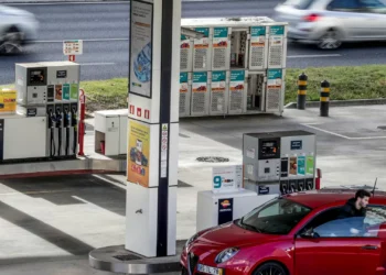 Gasóleo sobe e gasolina desce esta segunda-feira