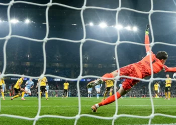 Chelsea e Barcelona empatam e Ajax ainda não pontuou (tal como o Benfica)