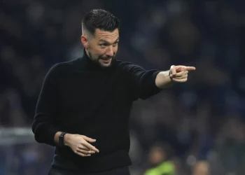 Farioli desvaloriza vantagem. “Não podemos olhar para a tabela, temos de ir jogo a jogo”