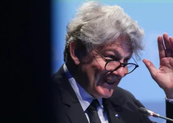 EUA impõem sanções a ex-comissário europeu e ativistas por alegada censura