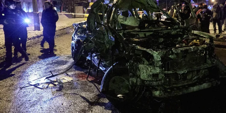 Ataque russo em Kharkiv faz dois mortos e oito feridos