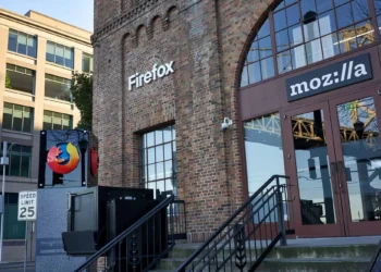 Mozilla nomeia novo CEO em meio à corrida por navegadores com IA