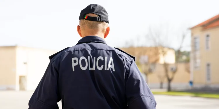 Homem detido após assaltar ourivesaria no centro comercial Vasco da Gama