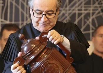 Presidenciais: Constitucional diz que impressão de boletins é responsabilidade do Governo