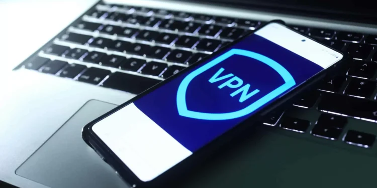 Você precisa de uma VPN no celular? Veja o que seria melhor para você