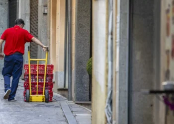 Número de desempregados nos centros de emprego cai 10,8% em dezembro