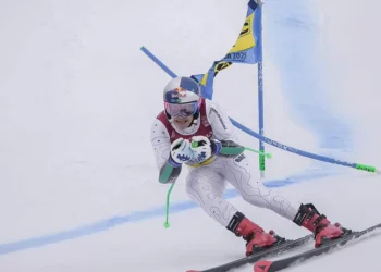 Lucas Pinheiro é prata em Copa do Mundo de Esqui Alpino, na Suíça