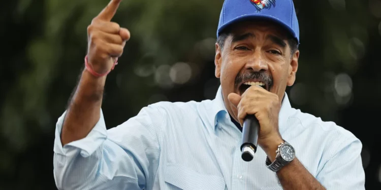 Maduro diz estar pronto para “combater narcotráfico” com Estados Unidos