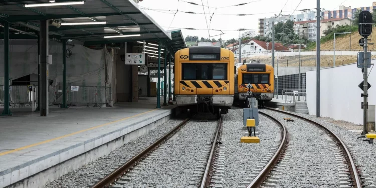 Trabalhadores da CP dizem que subconcessão de linhas é “mais um passo” para privatização