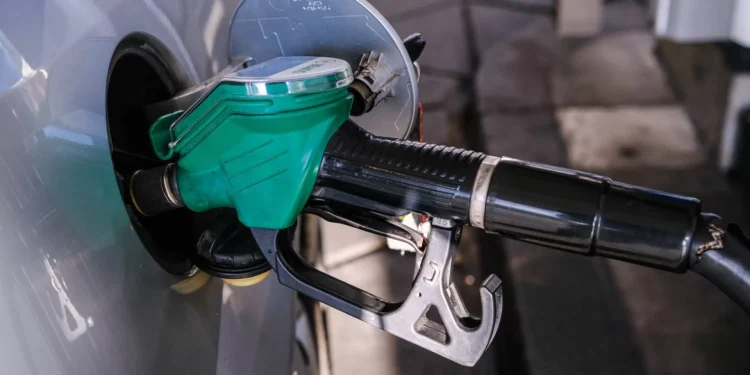 Combustíveis. Ligeira descida no gasóleo, gasolina mantém o preço