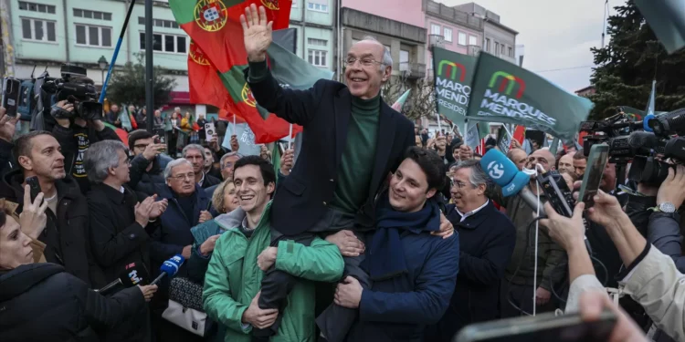 Ajuda de Montenegro e “multidão” no Minho: Mendes viu a rua “aparecer nas sondagens da televisão”
