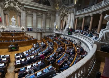 Reveja o debate quinzenal no Parlamento