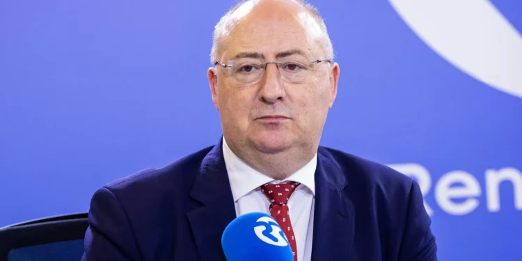 PS acusa ministro de “pressão ilegítima” e pede audição urgente no Parlamento