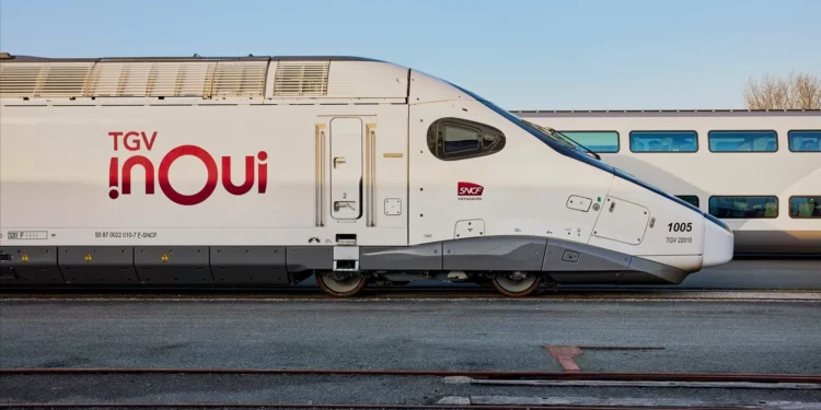 Governo admite que CP possa comprar até 26 comboios de alta velocidade mas só autoriza já a compra de 12