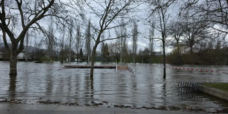 Mau tempo. Apoios dos bancos “podem agravar endividamento das famílias”