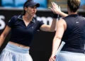 Dupla de Stefani vence 2º jogo e vai às quartas do WTA 1000 de Doha