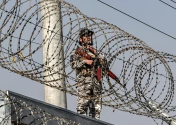 Talibãs e Paquistão trocam acusações de novos confrontos após ataques